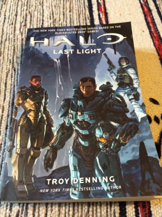 Zavvi ZBox XBox Gamer Edition Halo Book